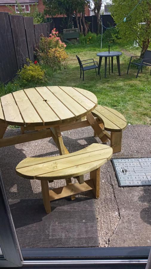 Summerhill, Wrexham - Key Worker friendly Eksteriør billede
