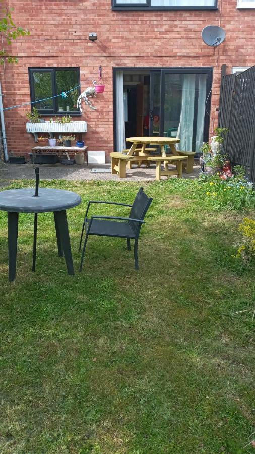 Summerhill, Wrexham - Key Worker friendly Eksteriør billede