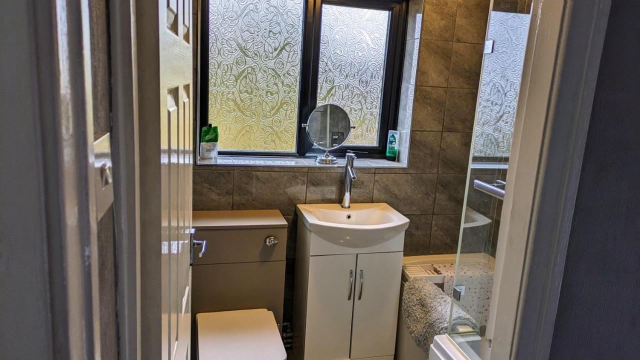Summerhill, Wrexham - Key Worker friendly Eksteriør billede
