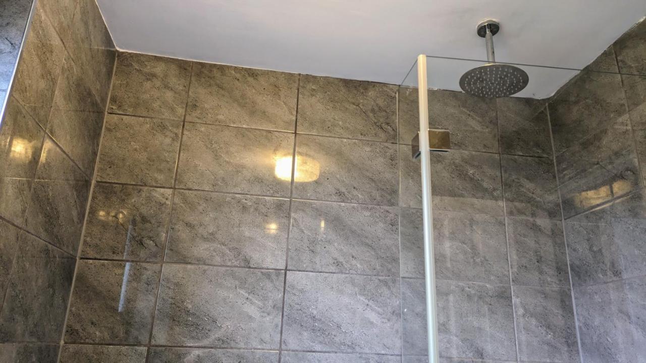Summerhill, Wrexham - Key Worker friendly Eksteriør billede